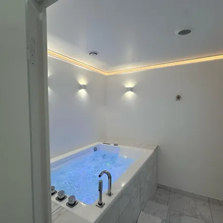 Thefloor Hotel - Suite Prestige * Coignieres